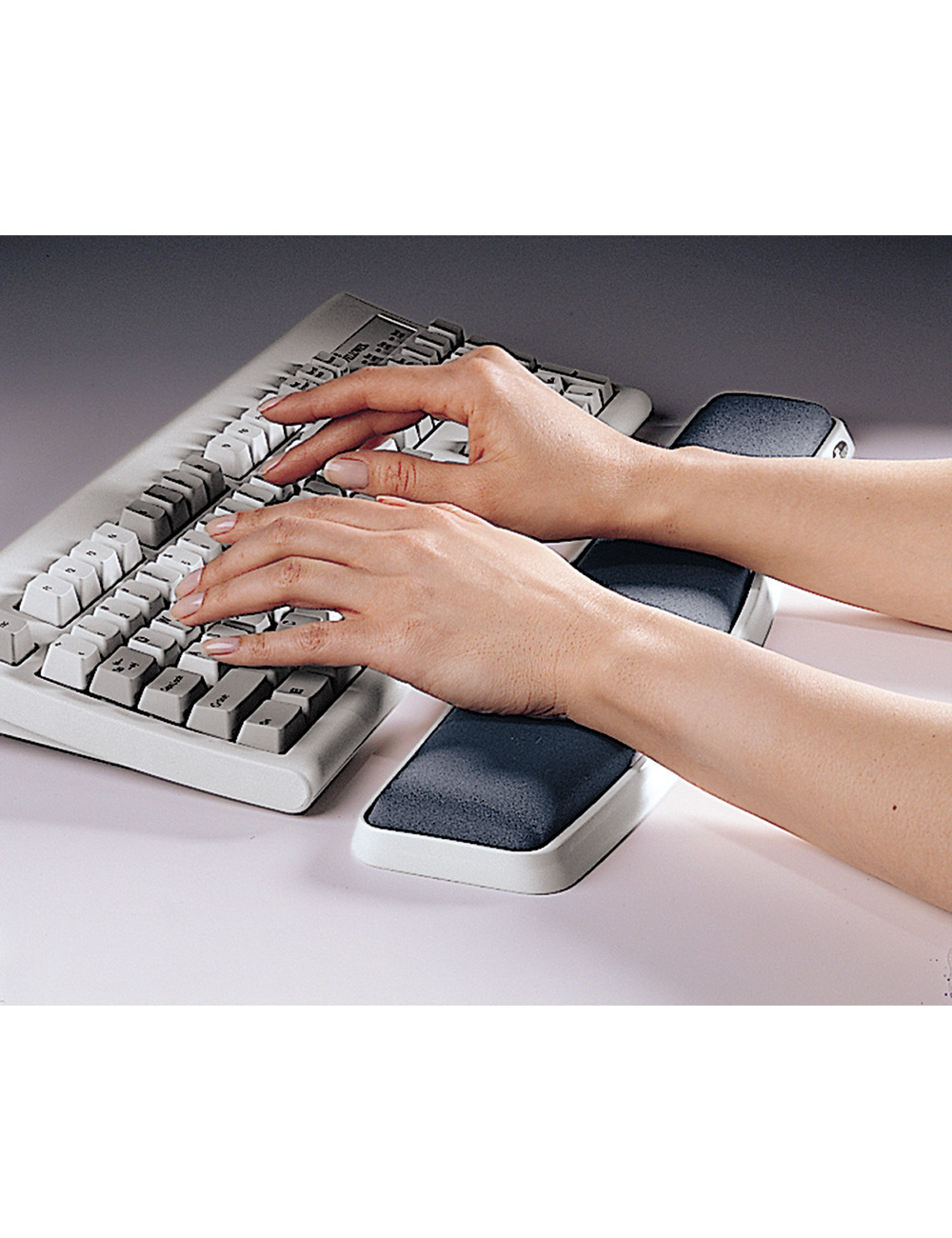 Fellowes Adjustable Gel Wristrest, a gelfilled wrist rest